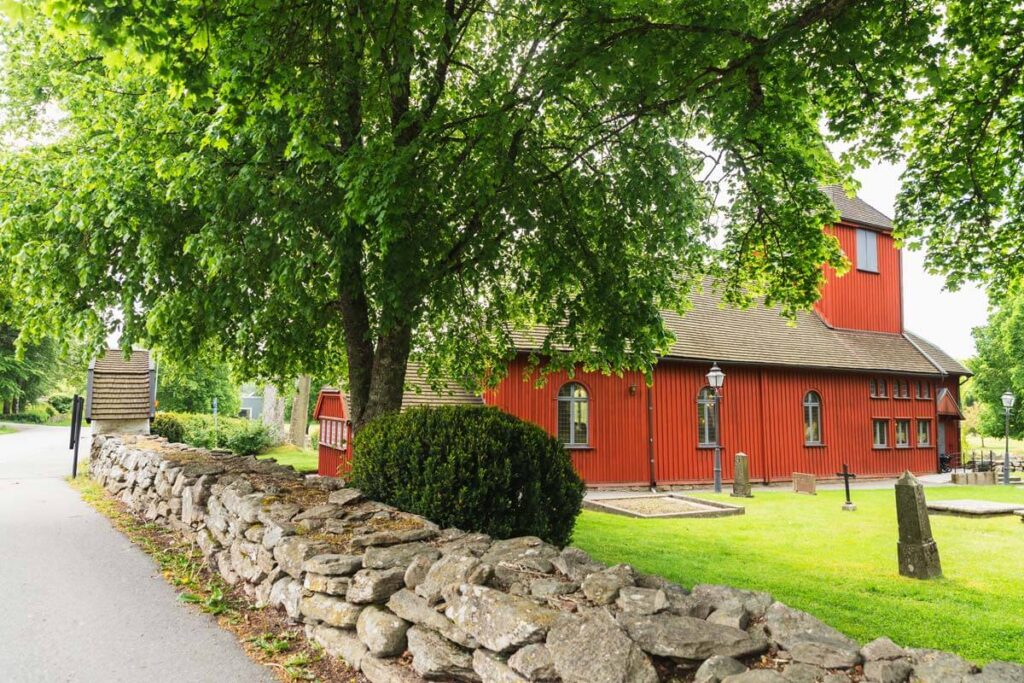Råda kyrka, Dop och vigsel utanför Göteborg.