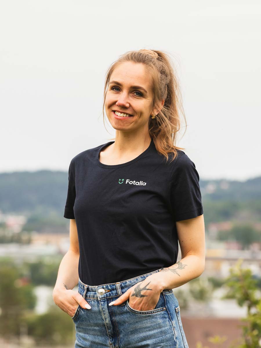 Porträttbild av fotografen Sarah