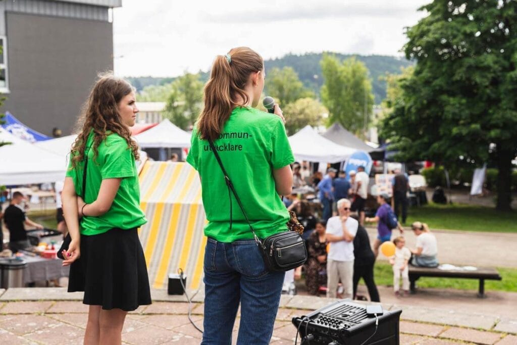 Eventfoto på talare. Fotograf som fångar bilder på talare under event.