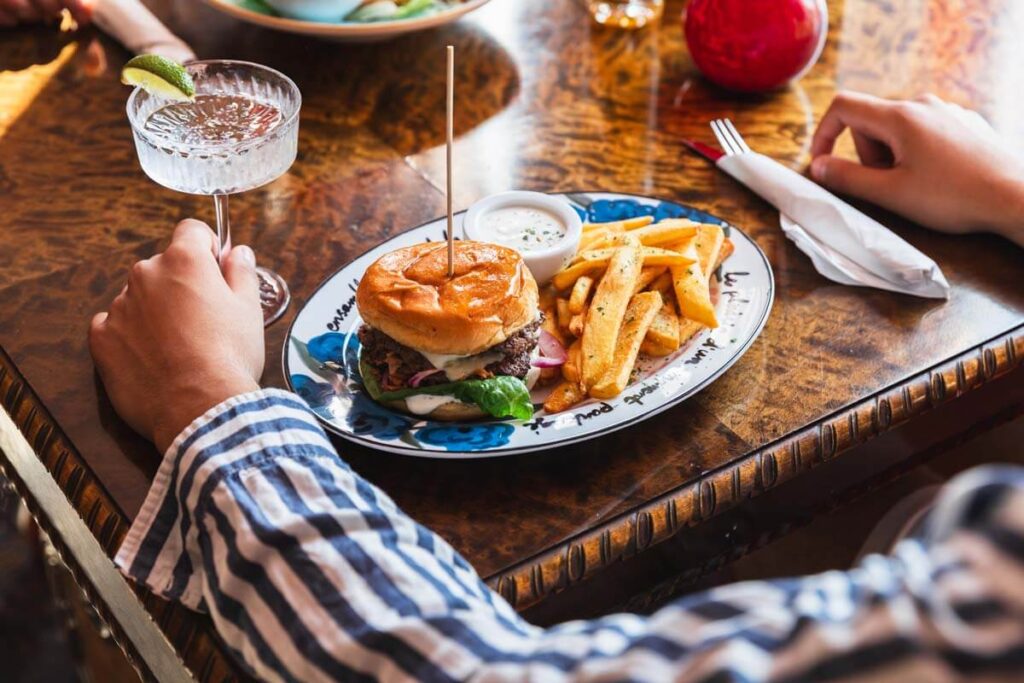 Matfotografering i restaurangen. Bilder som visar upp mat och dryck.