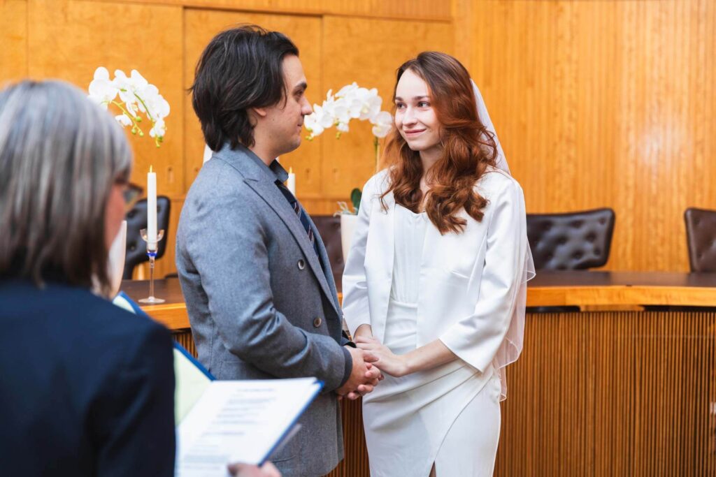 Bröllop i Rådhuset, bröllopsfoto taget av fotograf i Göteborg