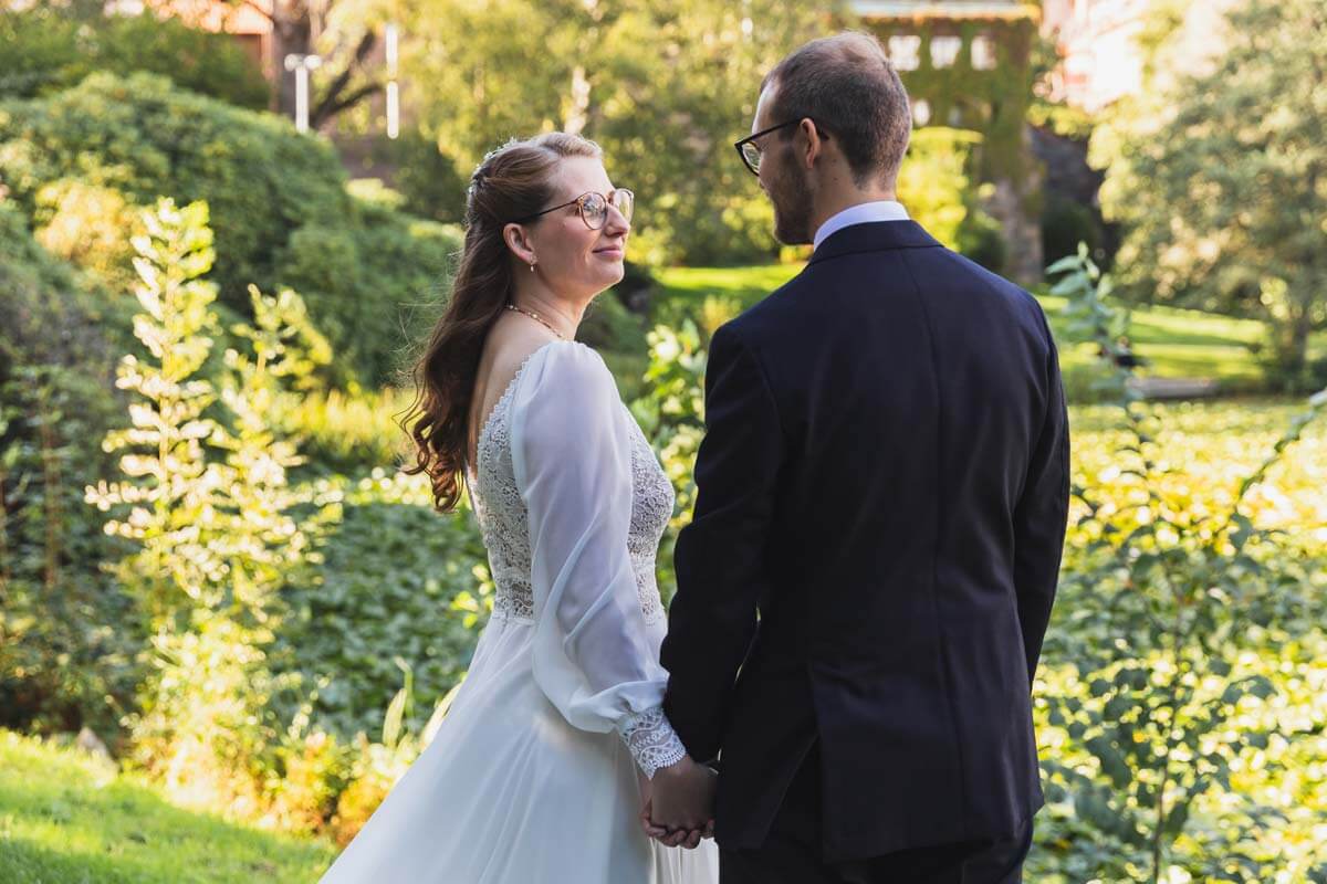 Bröllopsporträtt i Göteborg utomhus sommar