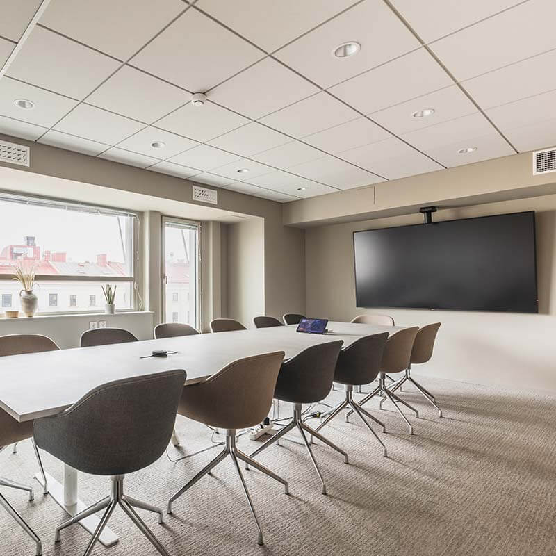 Bilder på mötesrum, stilrena och representabla miljöbilder för företag.