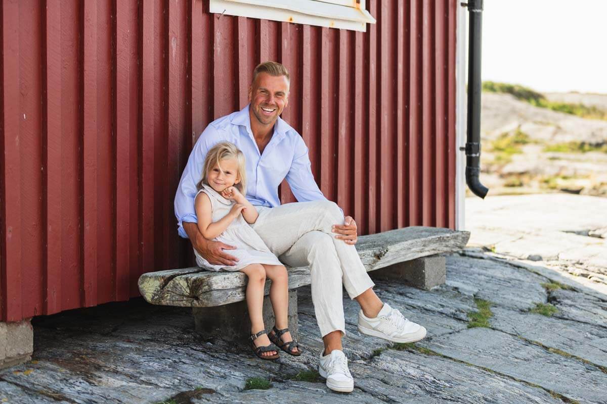 familjefotografering utomhus med en fotograf